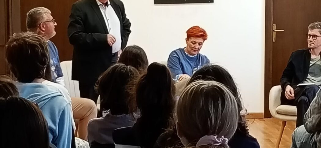 Atelier de traducere de poezie cu elevii, la Centrul Cultural Școala Pittner din Reșița